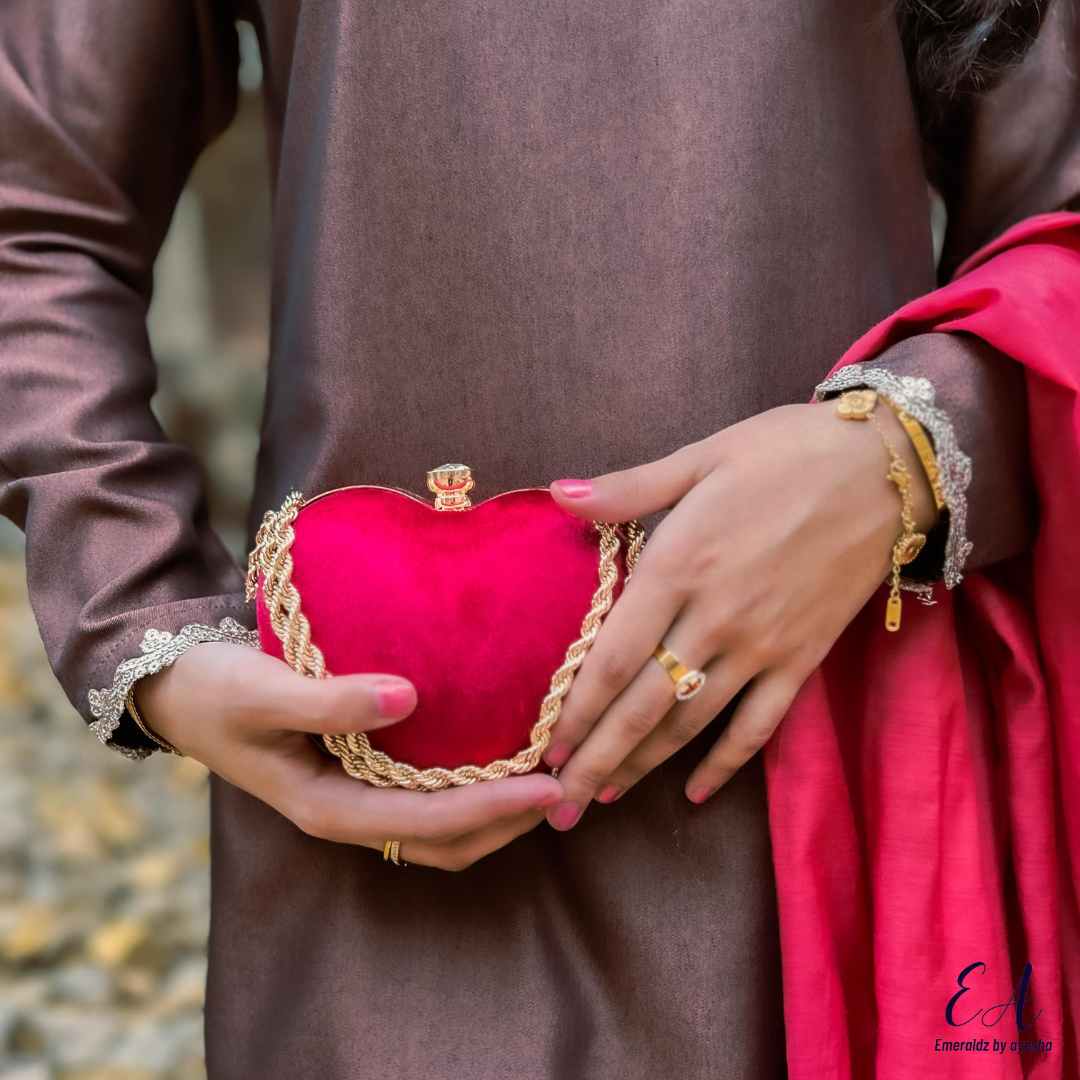 Velvet Love Clutch (red)