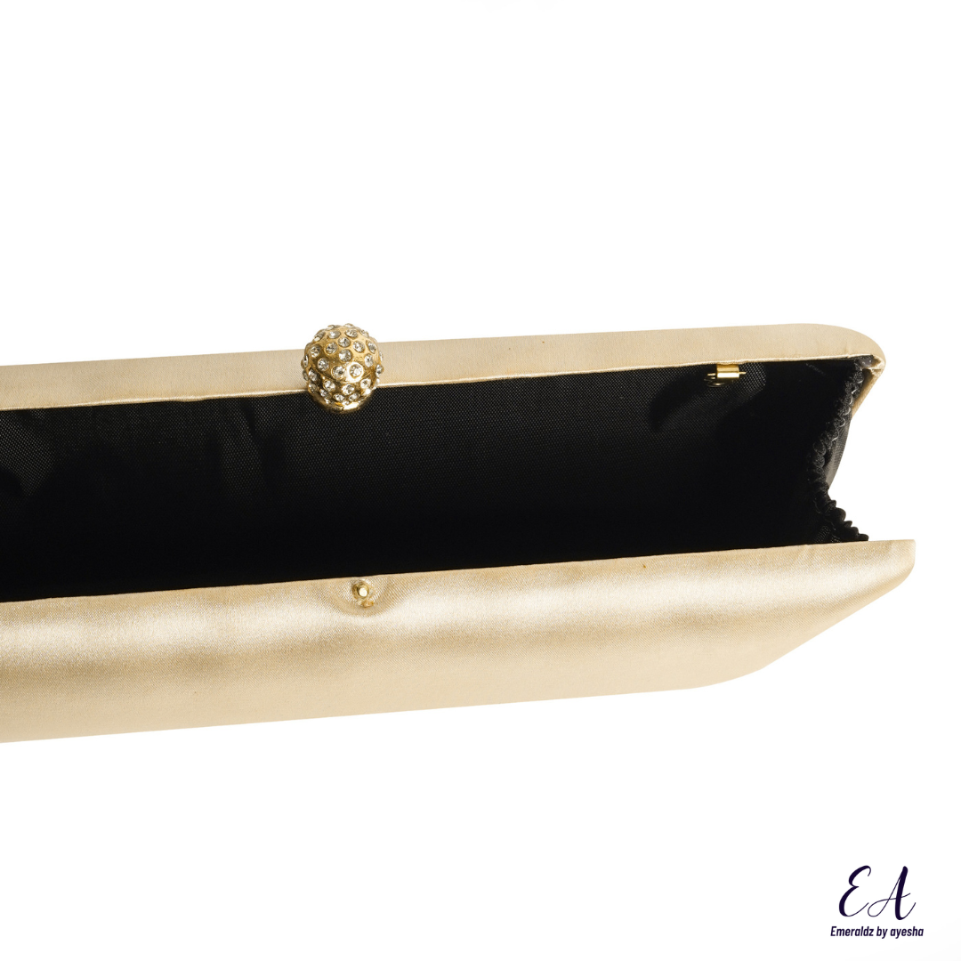 Nora Clutch (ivory)