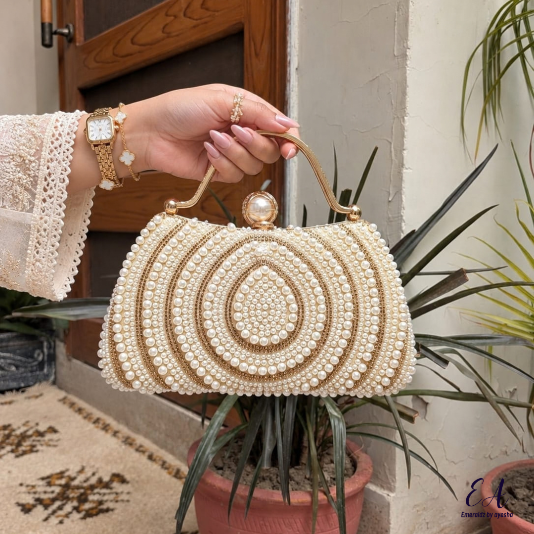 Elsa pearl Clutch (gold)