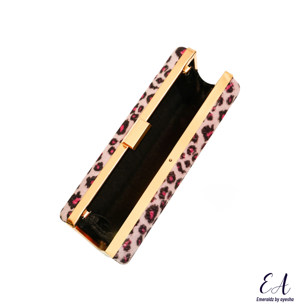 Onyx Panther Clutch (pink)