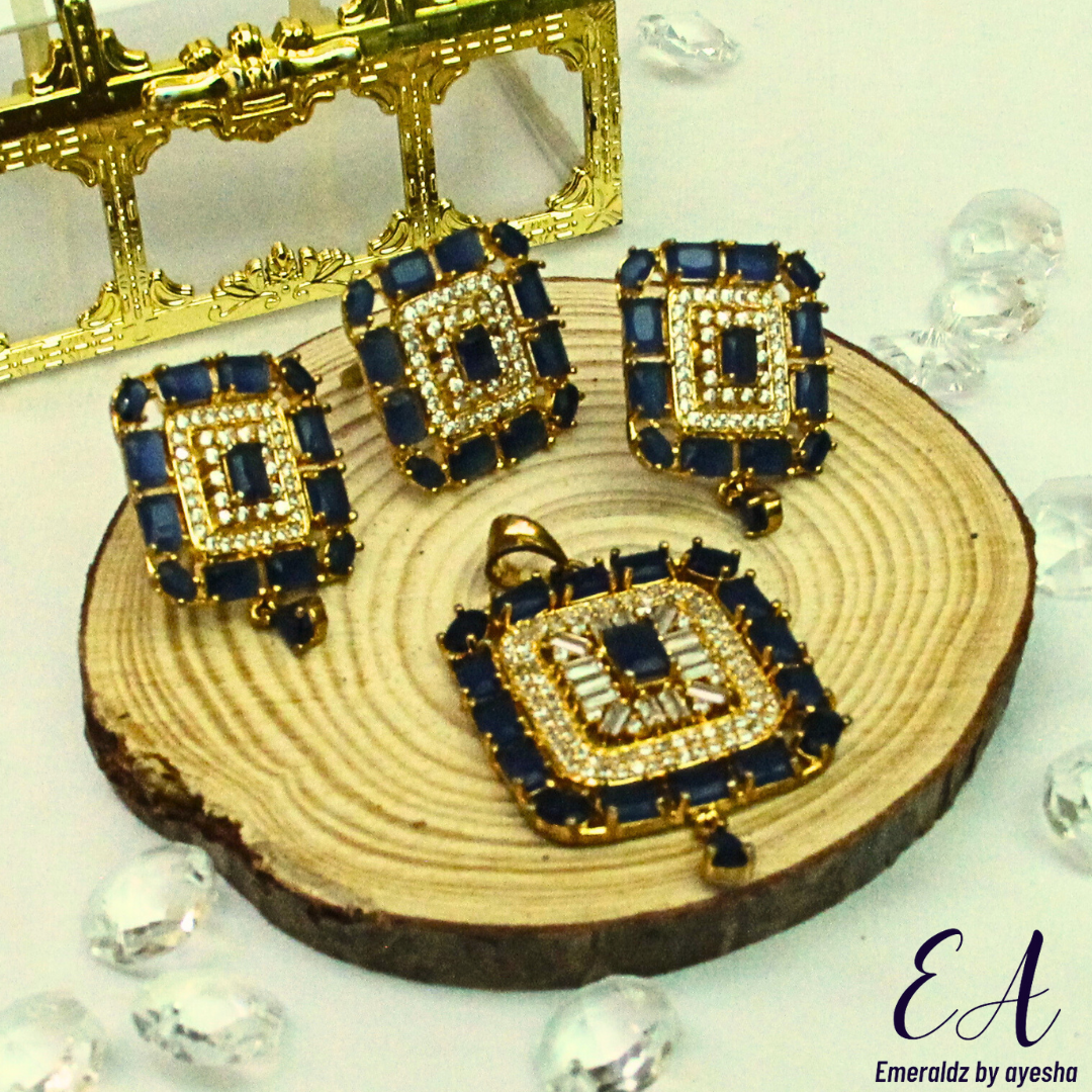 Cleopetra Pendant set